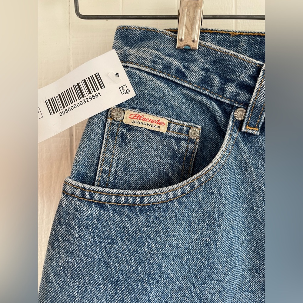 Vintage Bluenotes Straight Leg Jeans in Medium Blue Wash made in Canada - Picture 7 of 8